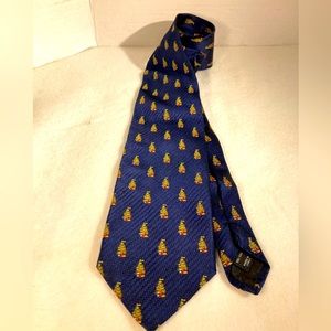Jos A Banks Mens Navy Holiday Trees Silk Necktie